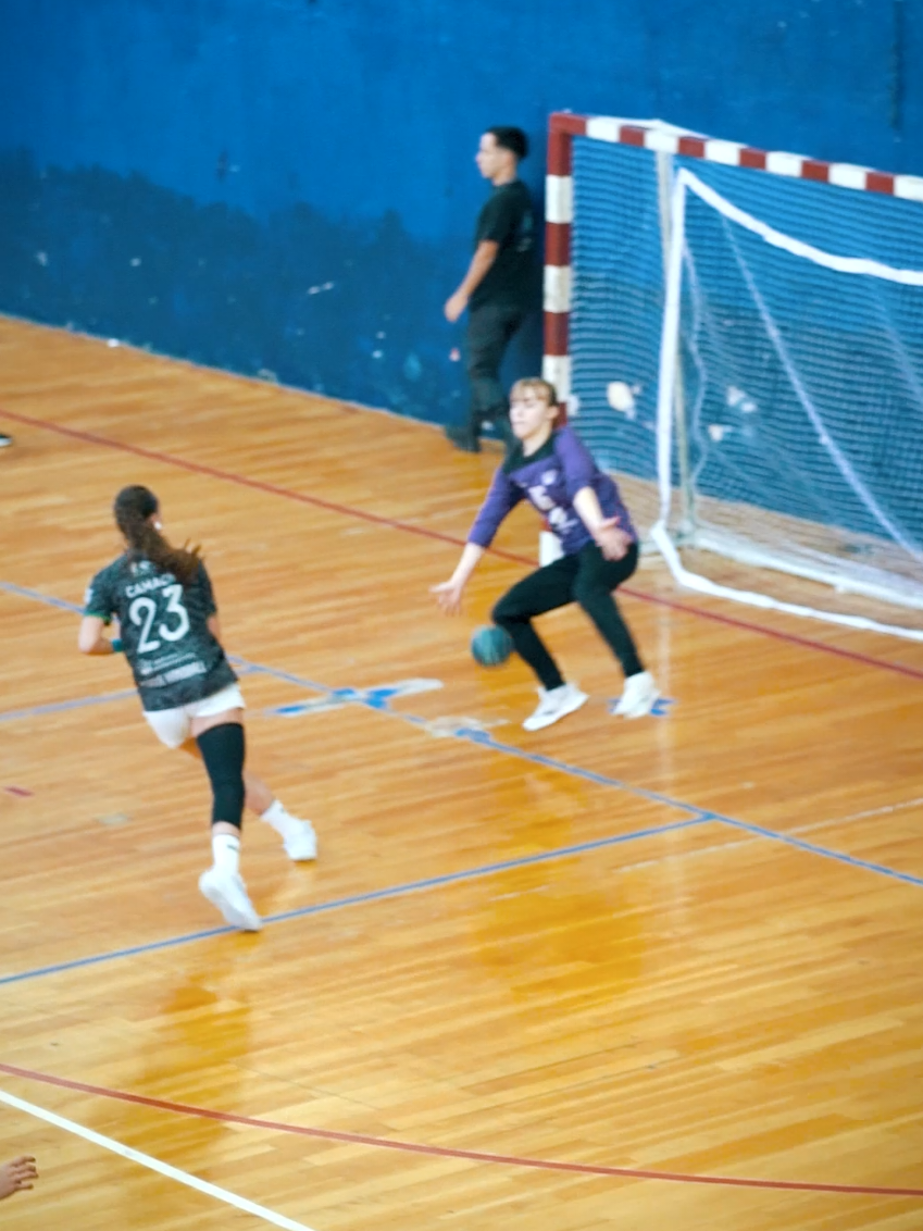 Cuando te agarran las dudas existenciales en el último segundo 😔 #Handball #Balonmano #Handballargentina #Argentina