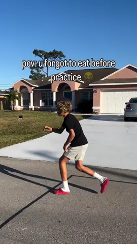 Gotta get some cals in before practice. 😭😅 (d1.ro1/IG) #basketball #bball #hoops #hooper #relatable 