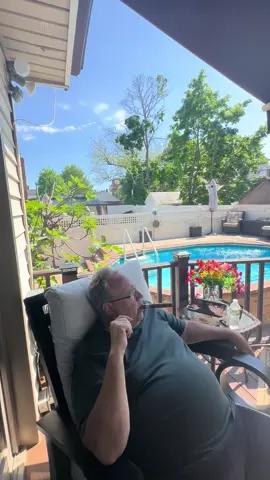 Lives his cigars !….. #delicious #cigar #couple #giveme14ofthem #spectacular #fy #tiktok #poolside 