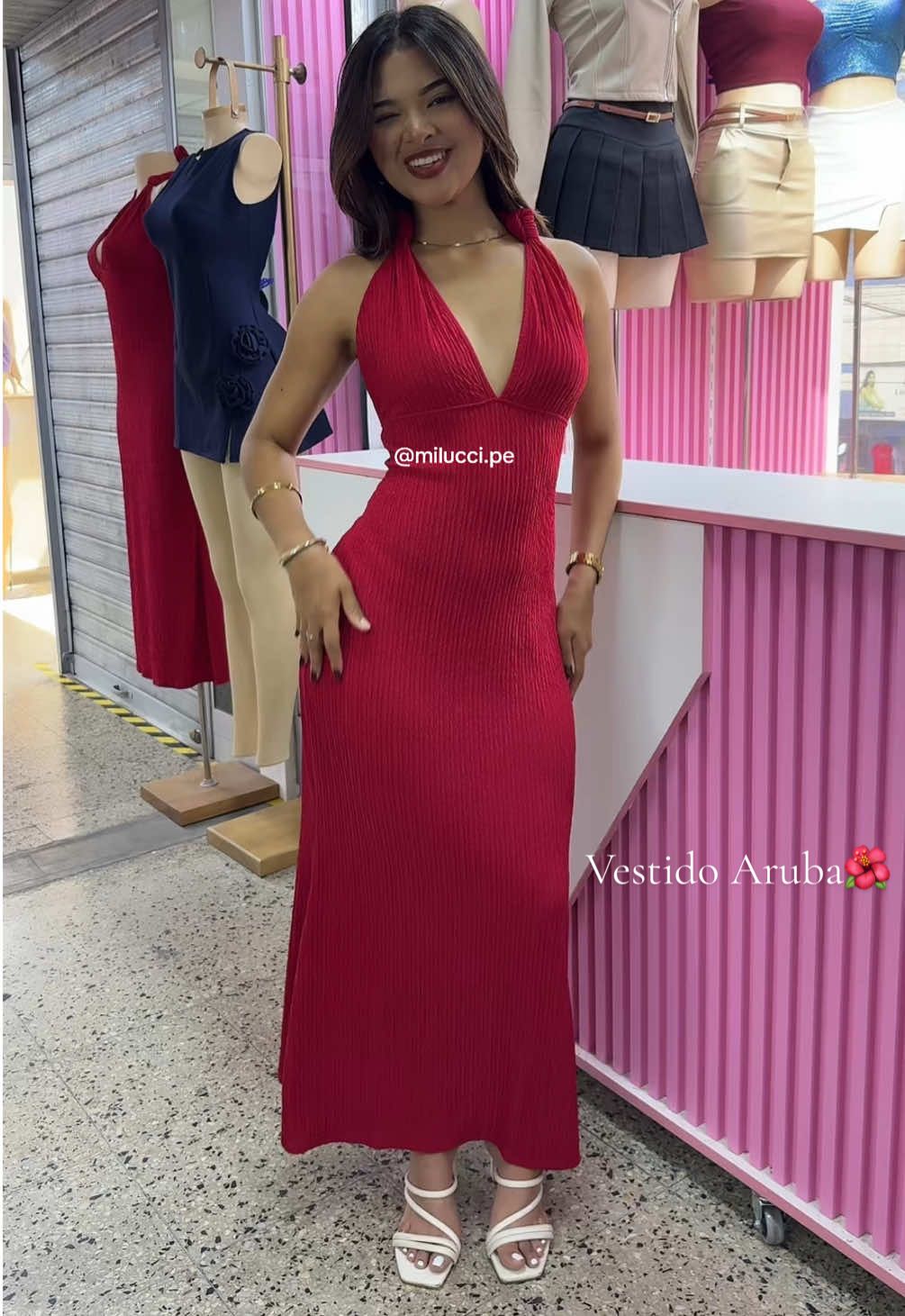 Vestido Aruba🌺 Tela seda con textura, se amolda perfecto a tu figura🥰 ig: @milucci.pe  📍Visita nuestras tiendas en Gamarra: -Galería Sta Lucia sótano tda 59 stand 6 -Galería Fabricantes piso 5 tda 530 -Galería Ruby piso 2 tda 248 📲950108332 #vestidos #dress #confeccionistas #mayoristas #haulgamarra #fabricantes #pormayorymenor #limaperu #ropagamarra #grwm #ropabonita #aguasverdes #ecuador #chile #argentina #venezuela #costarica #enviosatodoelperu #vestidoslargos #vestidoaesthetic #tendencia #gamarravestidos #viral #viraltiktok #marcaperuana #milucci #fyp #parati #moda #outfit #tuoutfitperfectoaqui #modafemenina #ropamujer #gamarrafashion #xyzbca 