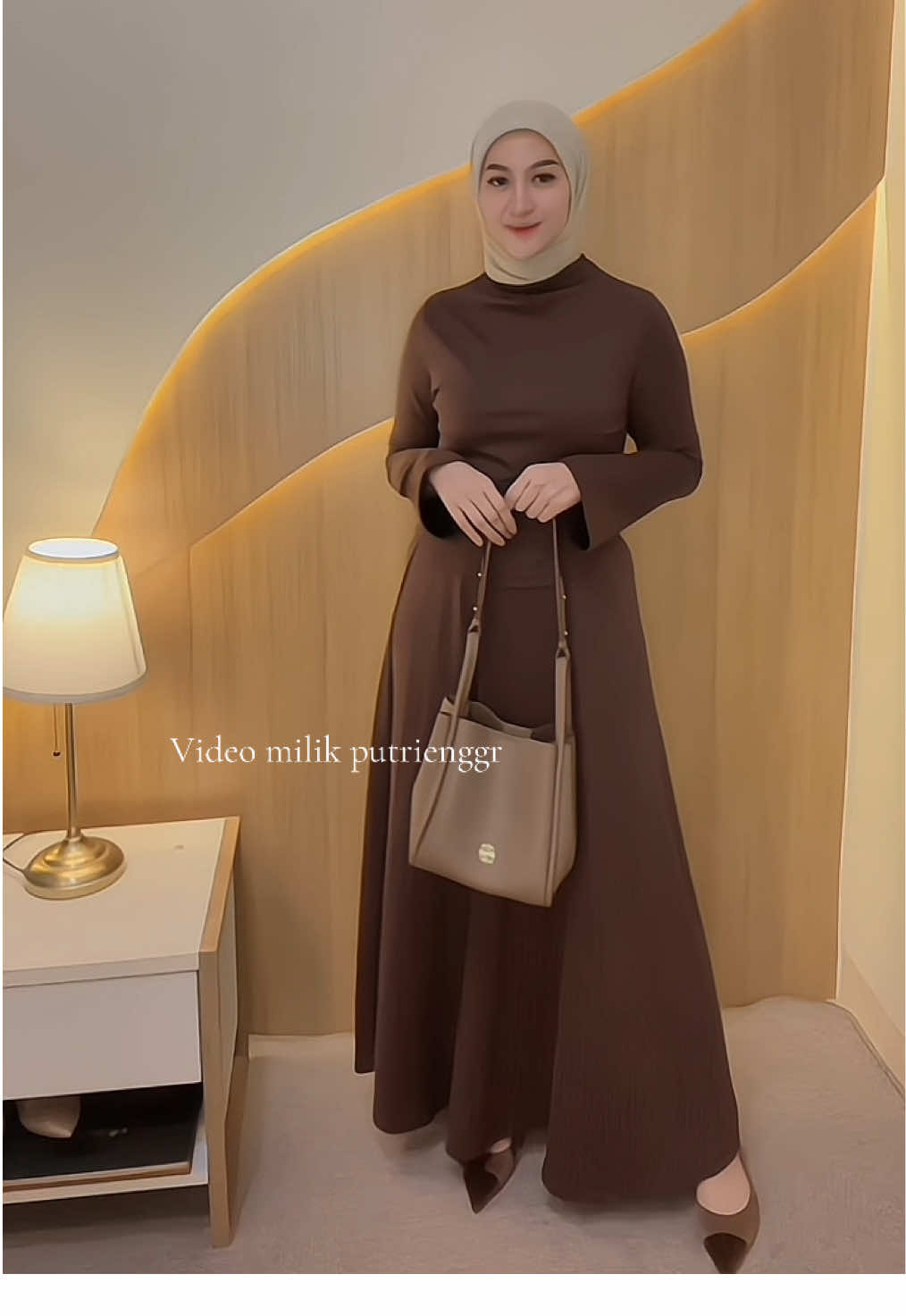 One set rok 🤎🤎🤎bahan adem  #LIVEhighlights #TikTokLIVE #LIVE #hijabinspiration #hijabitiktok #hijab #foryoupage #hijabtutorial #hijabinspiration❣️ #hijabsimple #HijabFashion #fyp #hijabstyle #onesetrok #oneset 