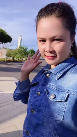 Nơi nào có chúa ngự đến là có con