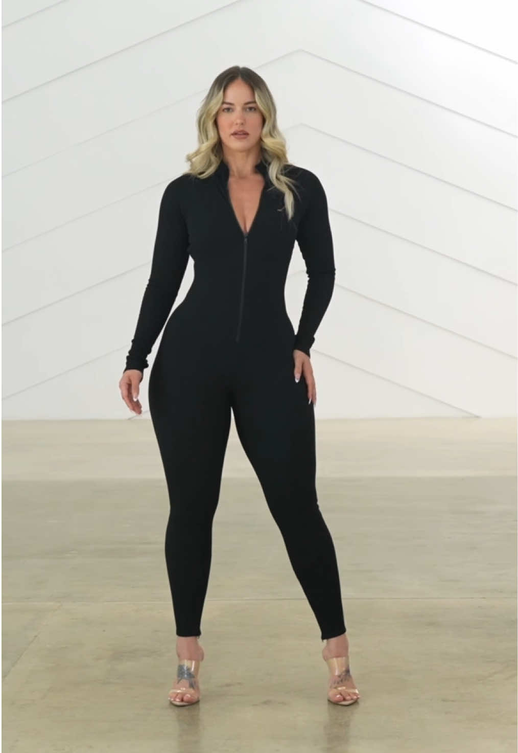 🖤 #model #Runway #runwaymodel #runwaywalk #contentcreator #modelwalk #fyp #viral 