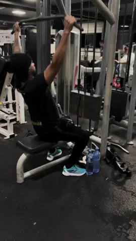 “Your mind will quit a thousand times before your body will.” #OneManArmy #TrainerOfTheYear #ZeGingenStukMaarZeLachtten#StayStrong #JamullaFitness #fitfactory🇸🇷 #fyp #xybca #NewContent #gym #workoutgoals #StrengthTraining #TrainHard #PersonalTraining