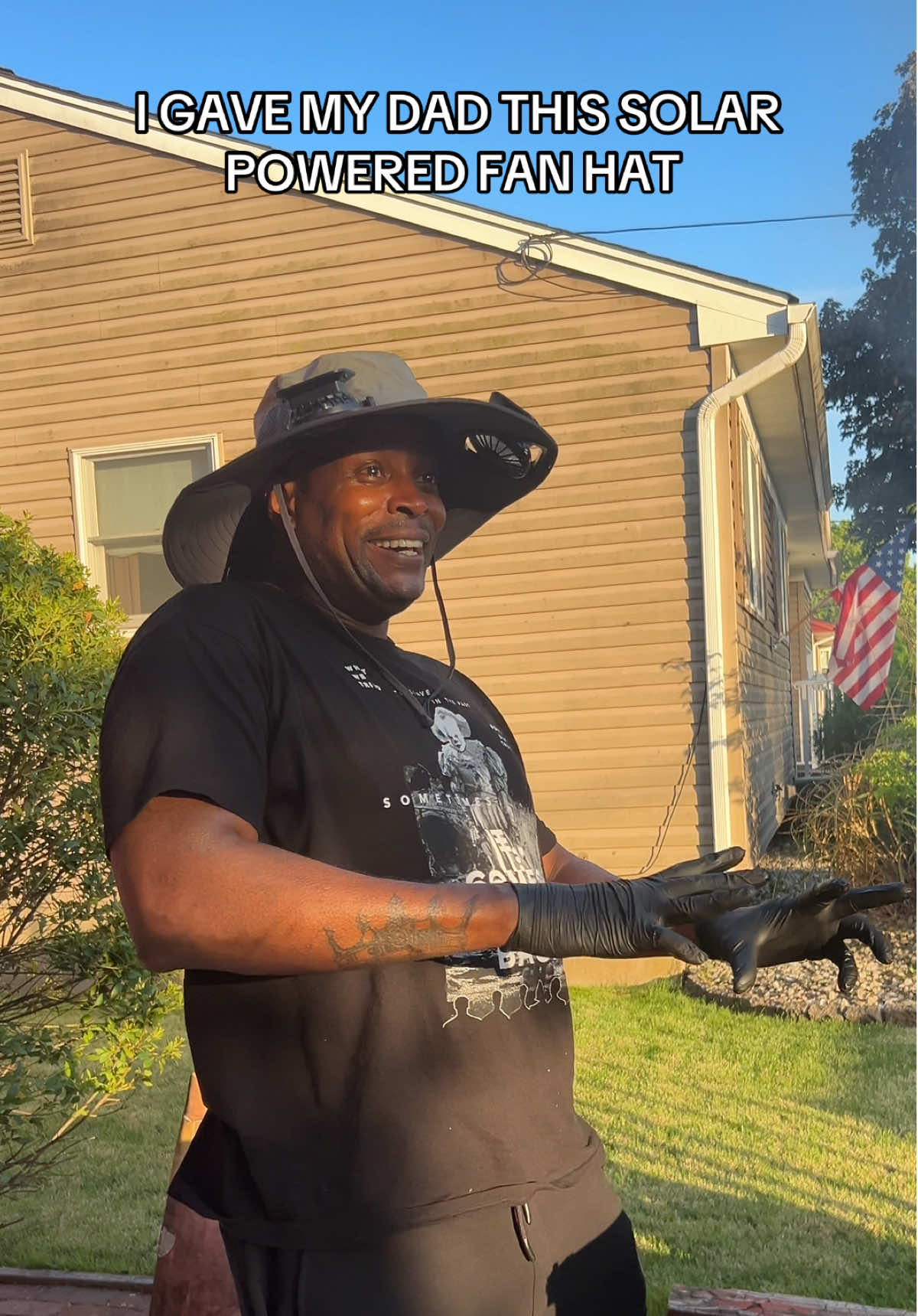 I knew he would appreciate this hat 😂😂 @Mark Baker803  #fyp #grilling #yardwork #mowlawn #dad #gift #solarpoweredhat #solarhat #hatwithfans #tiktokshopcreatorpicks #tiktokshoprestock 
