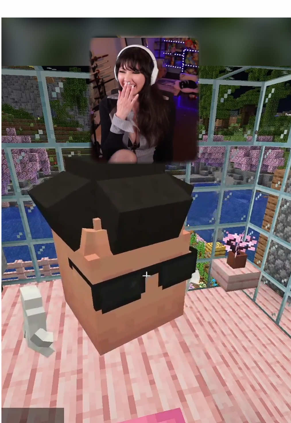 Ramiro conoce a Oxillery @notoxillery en Webones Show #webonesshow #webones #daarick #thedaarick28 #oxillery #sylveey #sylvee #syda #soda #twitch #streamer #antonicra 