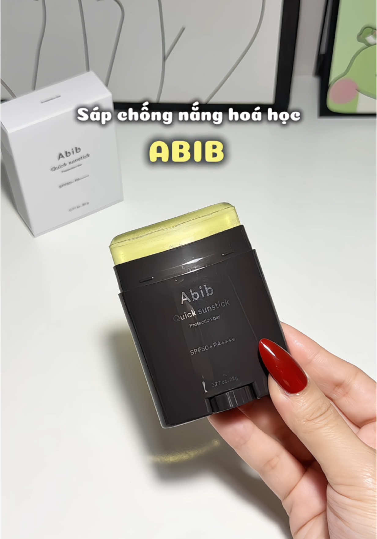 Từ lúc có em này, tui thoải mái dặm lại KCN khi ở ngoài đường mà k sợ dính tay và không lo hư lớp make up nè @Abib Vietnam @StyleKorean_VN #abib #abibvn #sunstick #kemchongnang #sapchongnang #thanhlanchongnang #thoichongnang #skincare #skincareroutine #chamsocda #kbeauty #lamdep #goclamdep #reviewlamdep #xuhuong #viral 