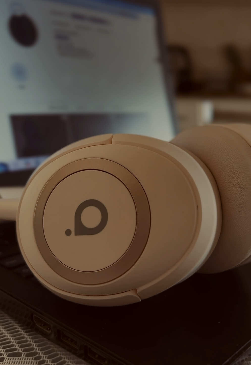 Marca: Basike | Modelo: Ba-FON113  Tudo em um único fone, som potente, design confortável e um custo-benefício que nem preciso dizer 🥰🎧. #fonedeouvido #headphone #headset #tecnologia 