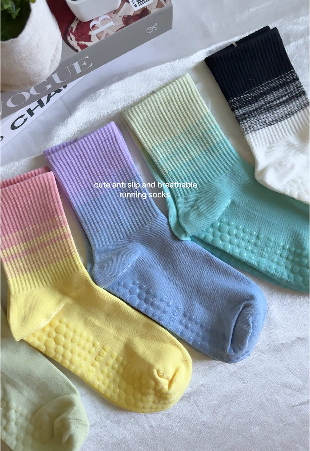 my fav running socks atm!! 🩷✨ #socks #Running #runner #runningsocks #sportssocks #socksformen #runningessentials #socksforwomen #foryou #fyp 