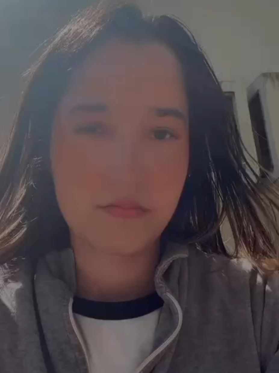 Am I a beautiful farter? #girlfart #fartprank #fartsarefuny #farted #girlfarting