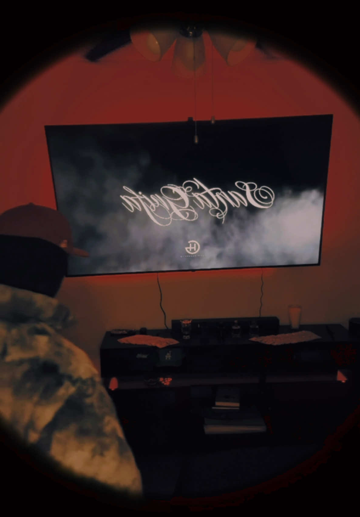 “Noche de lokera”.  🥷🏼🍷                                         #santagrifa #vatoslocos #rap #mexico #rappers #foryoupage #parati #tiktok 