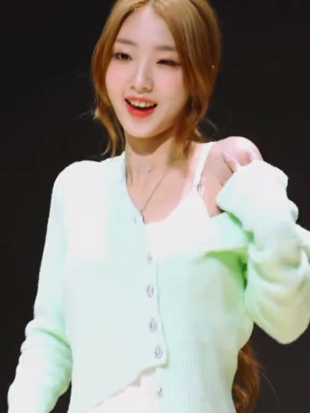 nossa gente eu tava arrumando p postar essa fancam e o gerson foi simplesmente expulso, ave maria credo #foryou #fy #fyp #fancam #dafnecams #yeojin #loossemble 