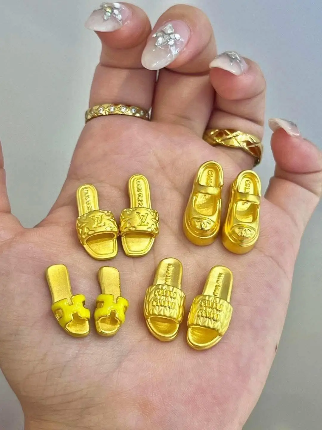 e đăng ảnh lên cho ce nào cần thì lưu về nhé qua giờ nhiều ng hỏi xin e cái ảnh dép này #depvangmini #xuhuong #dutrendtiktok_xuhuong 