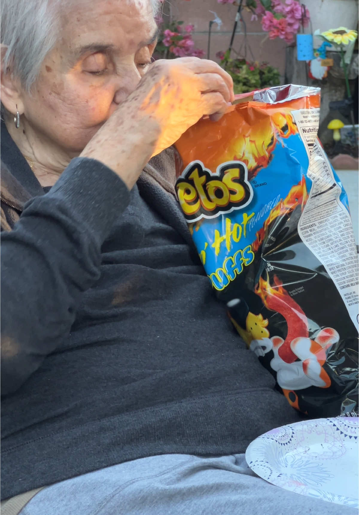 My Grandma’s favorite snack! 😆 #abuela #grandma #mothersday #diademadres #diadelasmadres #happymothersday #mama #abuelitatiktok #abuelita 