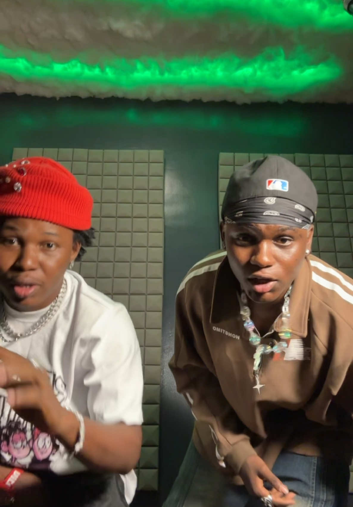 She just dey wake up 😁