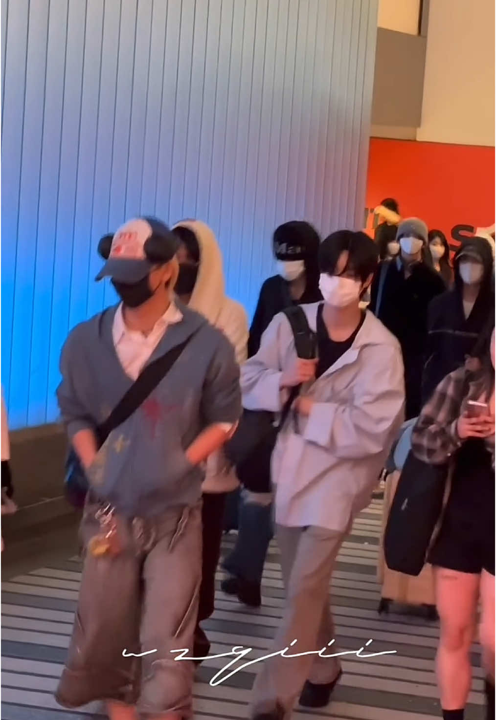 smtr25 arriving at lax #smtr25 #smnbg #songha #justinjay #hamin #hyunjun #kachin #nicholaslee #daniellee #kassho #hanbi #tata #haruta #smrookies #kpopfypp #smtown_live #smnewboygroup