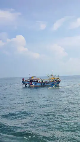 podo tawuran #nelayanindonesia🇮🇩 #nelayantiktok #storypelaut⚓ #nelayanindonesia🇮🇩 #salamsatujangkar⚓⚓⚓ #nelayanlautdalam #nelayanlamongan #dangdutkoplo 