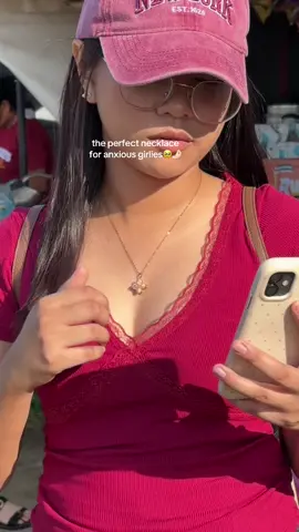 How my mind sounds like when I’m wearing this necklace ✨💖  #necklace #necklaces #necklaceforwomen #ladiesaccessories #womenaccessories #fyp #kimmyyrecos 