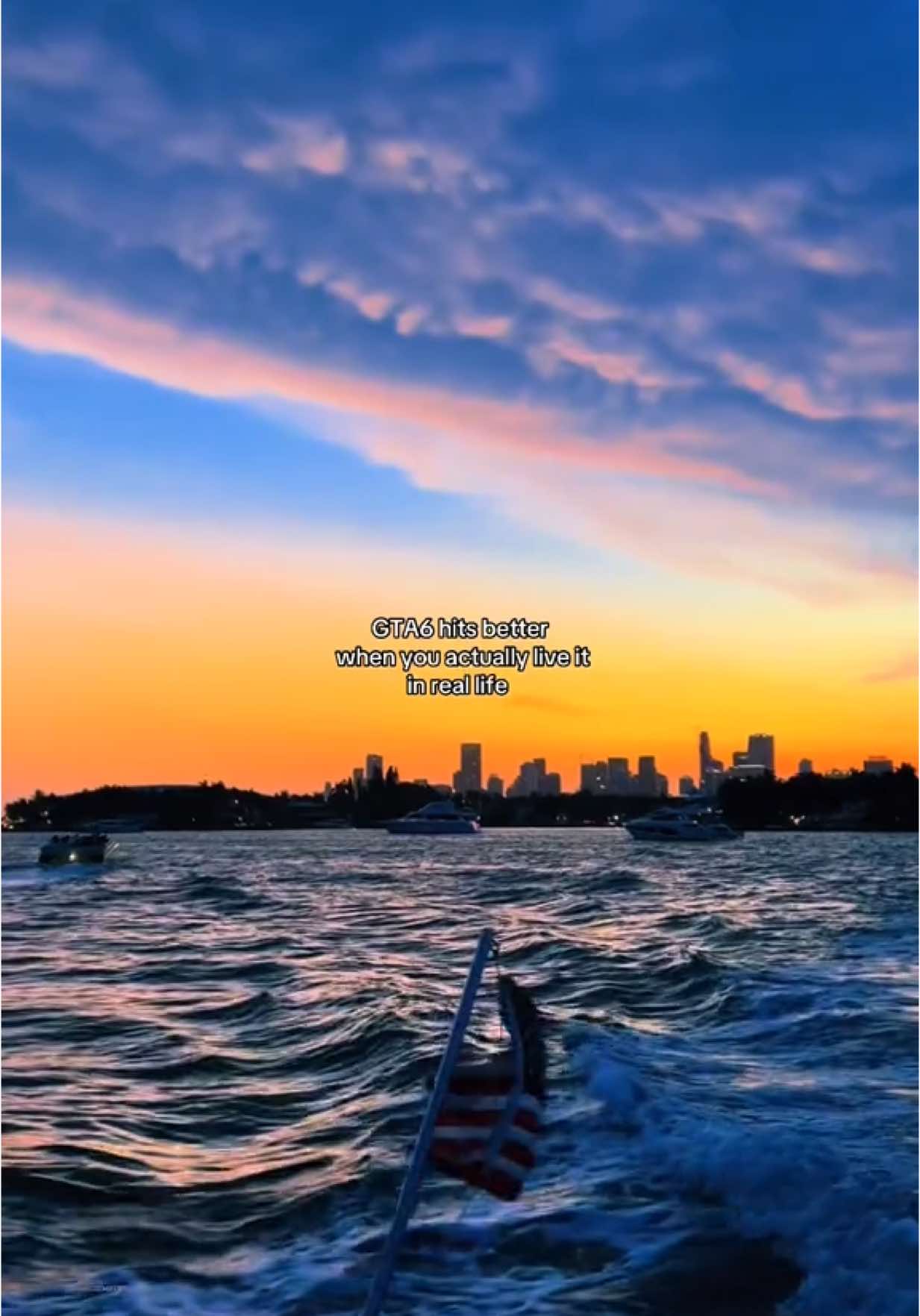 Vice City 😎🚔🌴🇺🇸 #miami #miamigta6 #gta6 #miamilifestyle #miamivibes #miamiliving #miamiflorida #vicecity #vicecitygame #miamibeach 
