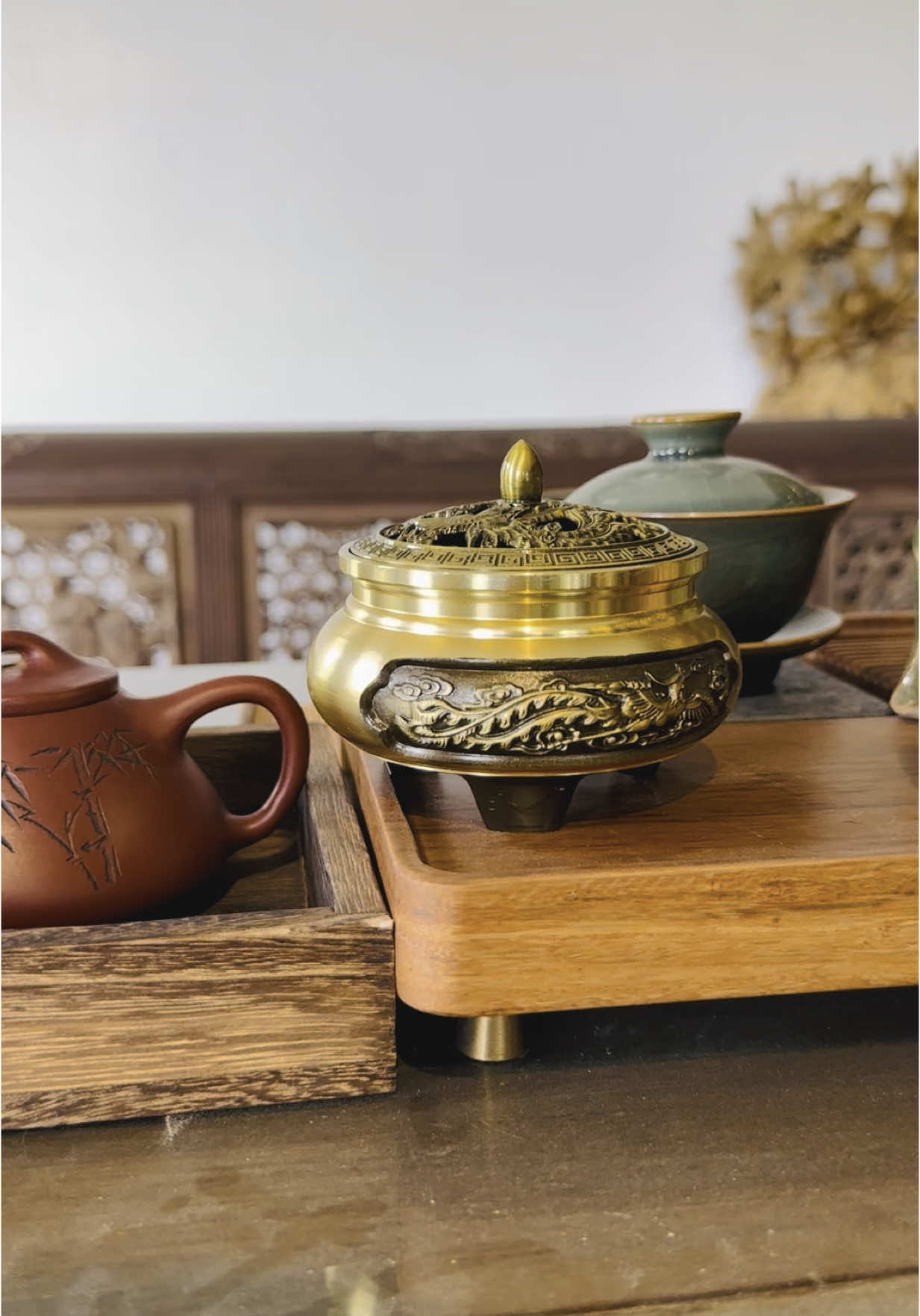 Lư xông trầm khắc 2 mặt hoạ tiết long phụng xum vầy dùng xông nhang nui trầm hương #phongthuynhaxua #xuhuong #tramhuong #luxongtram #phukienxongtram 