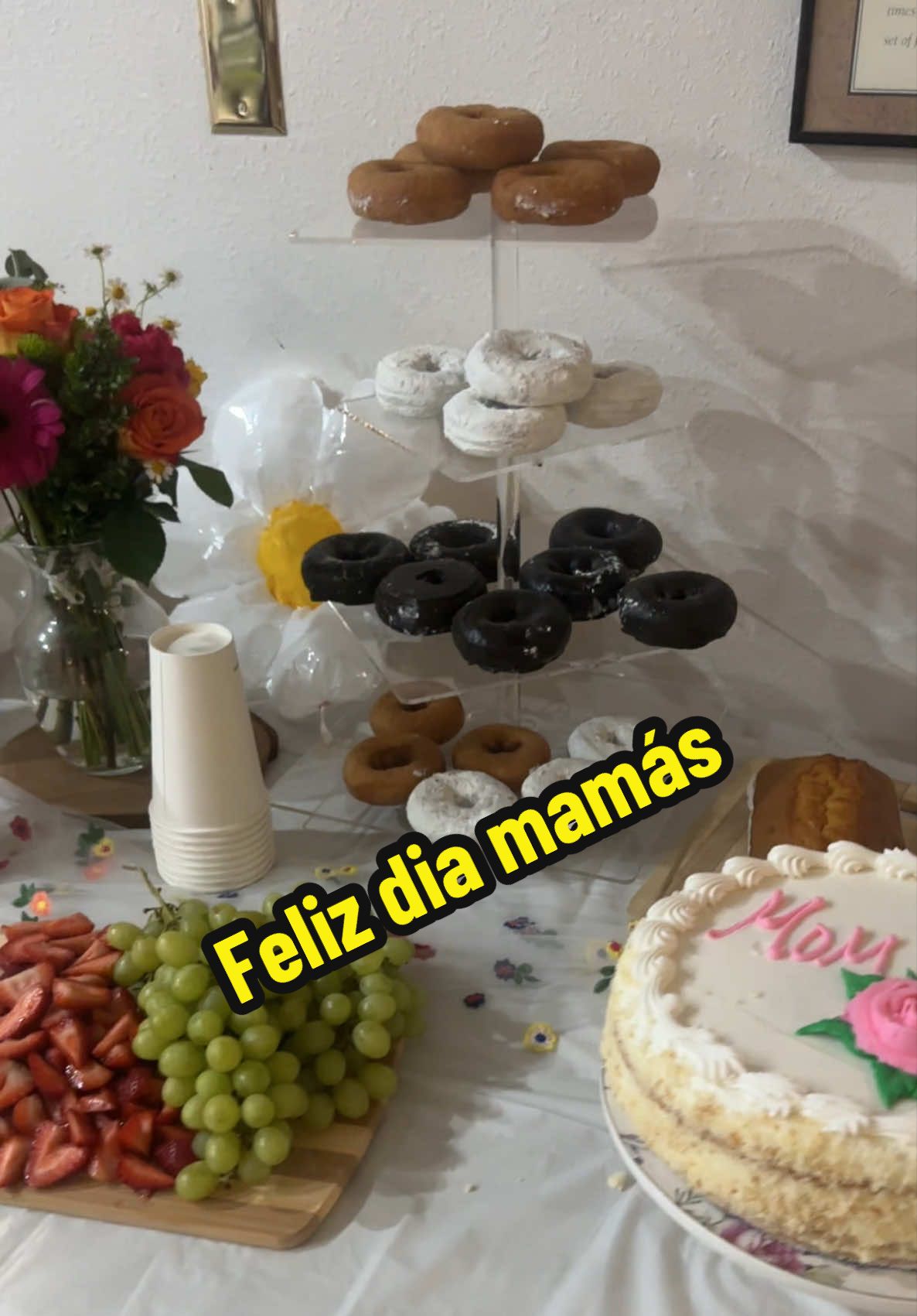 Poniendo mi corazón para esta decoración 🥹 Feliz dia para todas las mamás& que Dios las bendiga siempre 🥹🩷🤍 #decoration #eventplanner #eventdecor #felizfiadelasmadres #desserttabledecor 