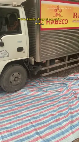 Ý thức kém lại đóng vai nạn nhân 😂 #giaothong #vanhoagiaothong #xaydung #tinhhuonggiaothong #plxhvn #phapluatxahoi