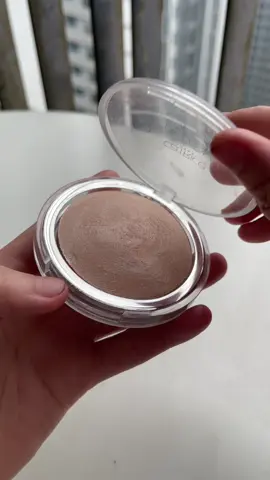 Đúng là chân ái nhaa 😘😘 #myphamchinhhang  #phukiencuoi  #makeup  #highlight  #catrice  #batsang 