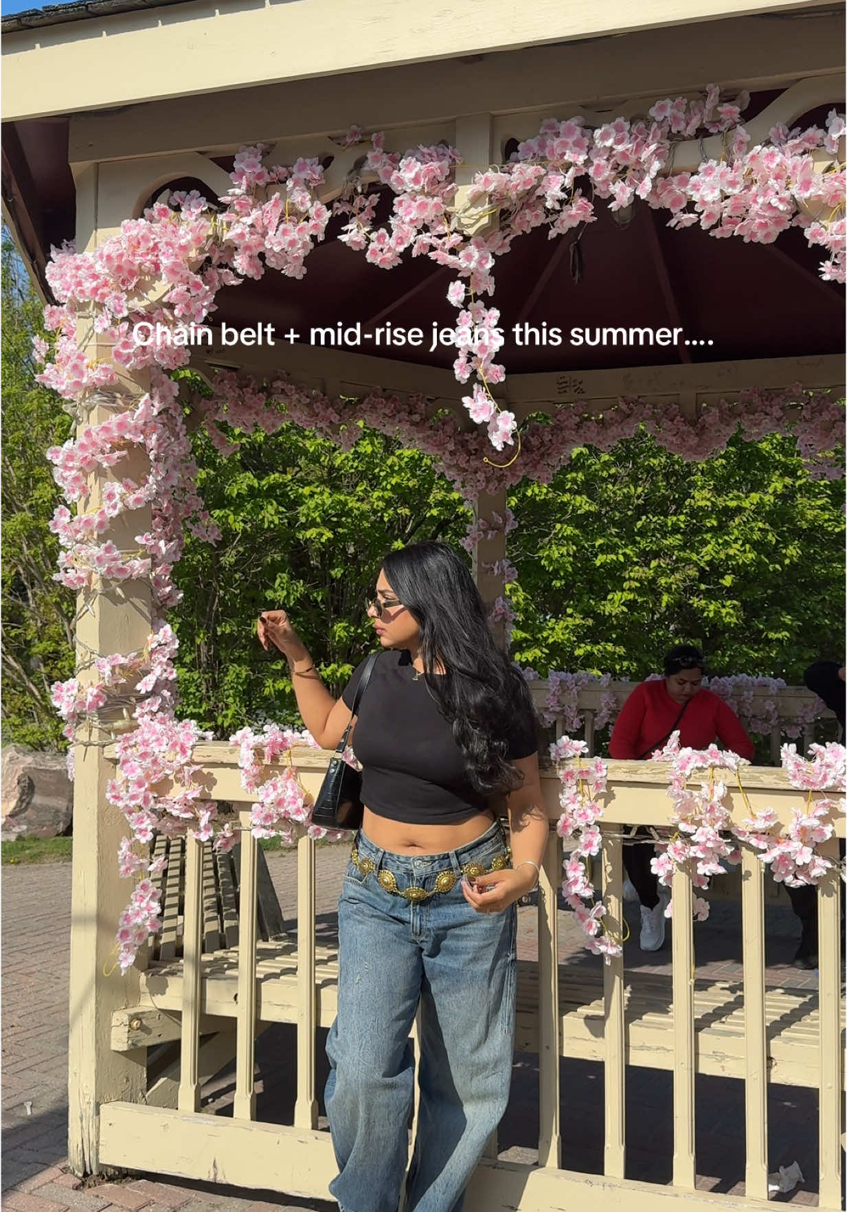 Chain belts to elevate your basic outfits ✨💛 #outfitcheck #outfitinspo #summeroutfits #casualoutfits #accessories #torontoblogger #torontoinfluencer @ZARA 