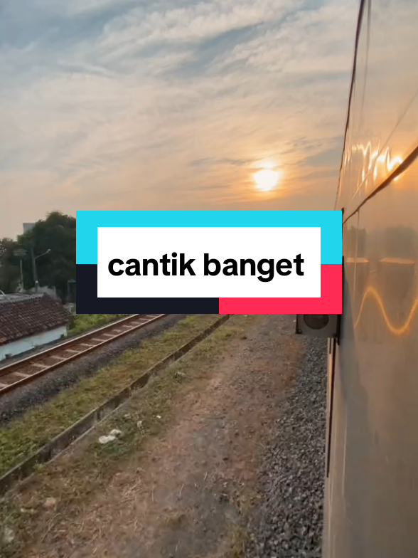 toilet ride kereta api dengan suasana yang begitu indah #keretaapiindonesia 