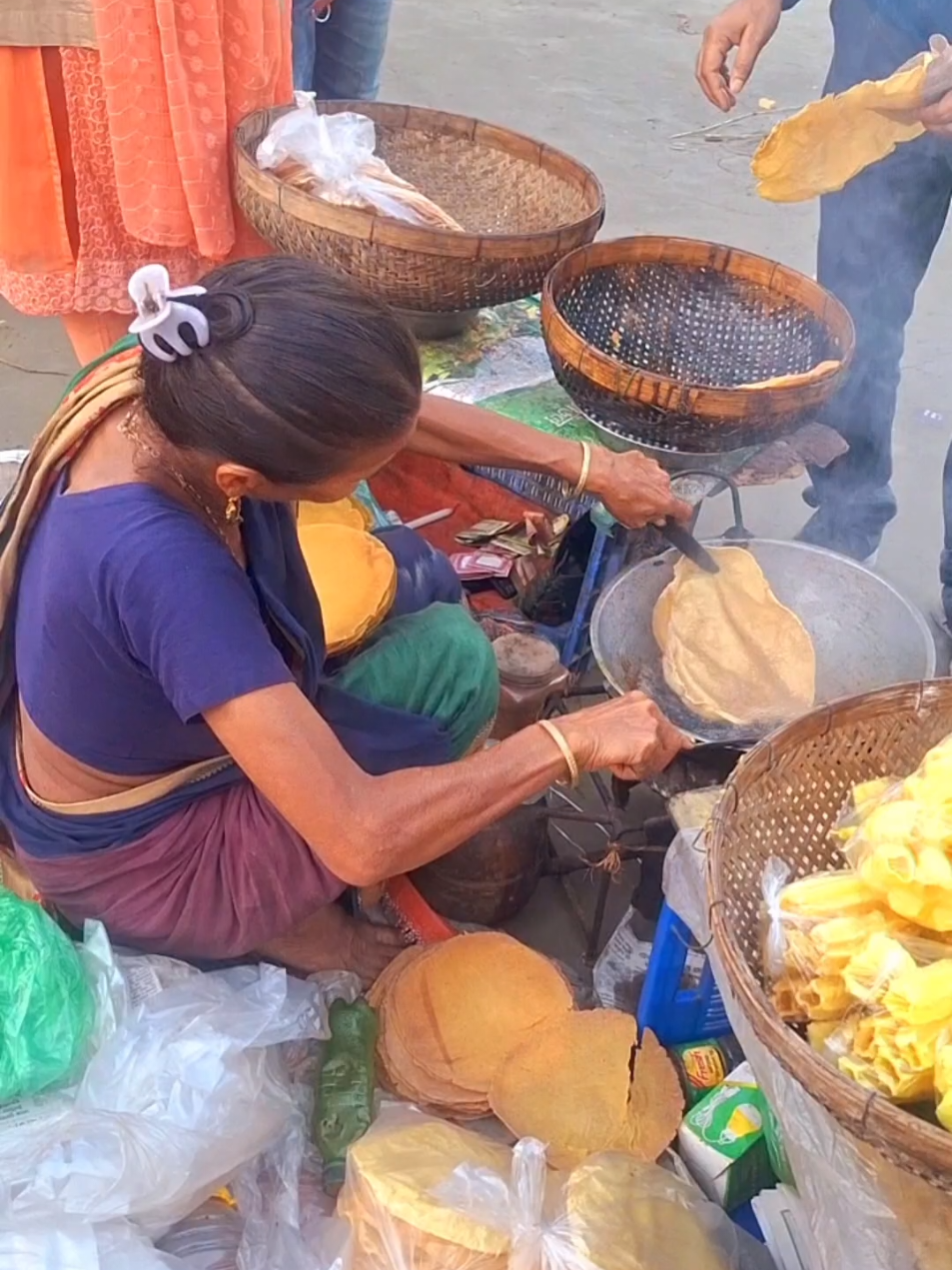 Amazing Old Lady Making Paporfry at street for livelihood #making_paporfry #paporrecipe #paporvaja #foryou #following #trending 