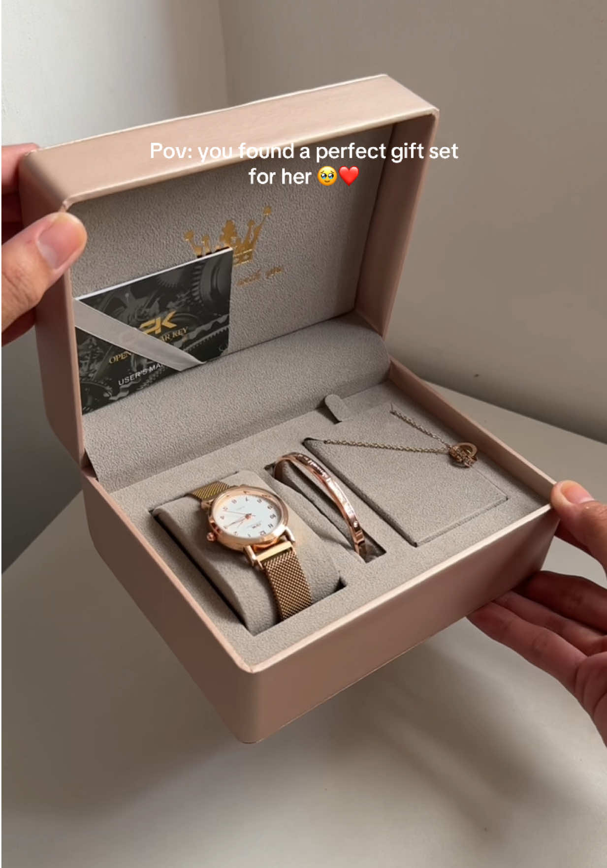 Every woman deserve this set💕✨ #giftideas #watch #olevswatch #watchgiftset #olevsoriginalwatch #waterproofwatch #watchbraceletnecklace #giftforher #mothersday #mothersdaygift 
