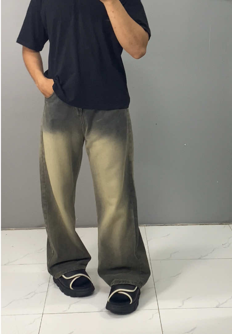 Quần WHOSE đêiiiiiii Whose baggy bản này màu Grindwash nha! #thoitrang#xuhuongthoitrang#whose#quanjean#grindwash#fyp#styledup🌻 