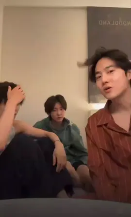 Trio $KY lagi pamer siapa yang ganteng  😭 SUHO Instagram LIVE with KAI dan CHANYEOL 😍🥰 #kai #suho #chanyeol #exo 