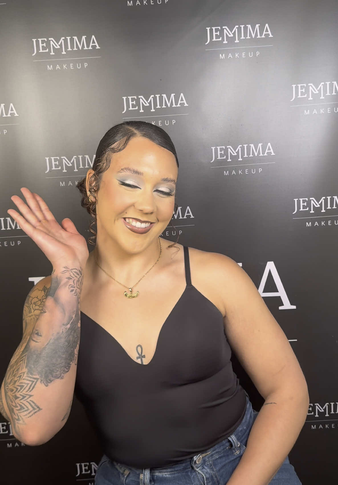 Day inna di lifee: mua edition.    Theme: 90’s glam💋.                               #creatorsearchinsights #makeupacademy #makeupartist #beginnermua #thenetherlands #jemimaacademy #promua #glammakeup #narspro #90sthrowback #90sglam #90s #muaalmere #muainthenetherlands 