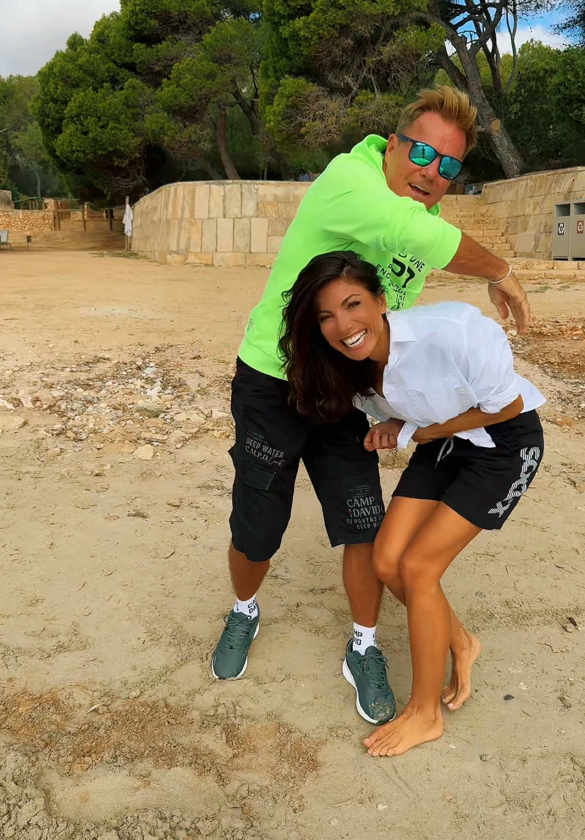 Super schwere Figur : die einstürzende Windmühle . Nach jahrelangem Training ist uns das jetzt gelungen #fy #comedy #urlaub 