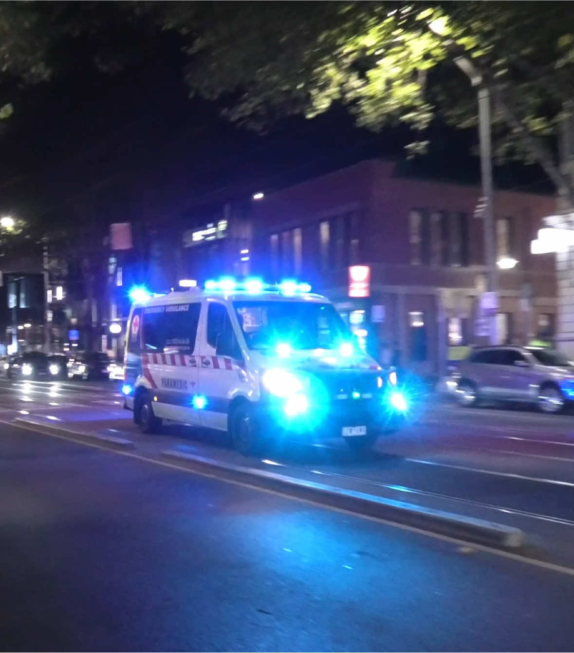 Ambulance Victoria Responding . #ambulancevictoria #sirens #ambulance #response #lightsandsirens #paramedic #lights #melbourne 