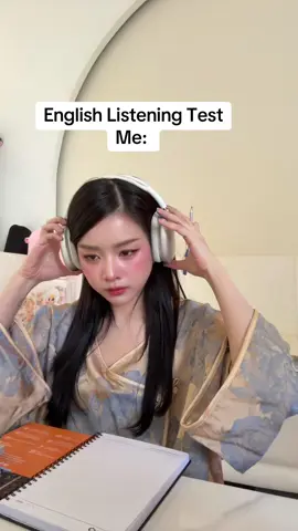 Ngậm gì 1 họng zậy