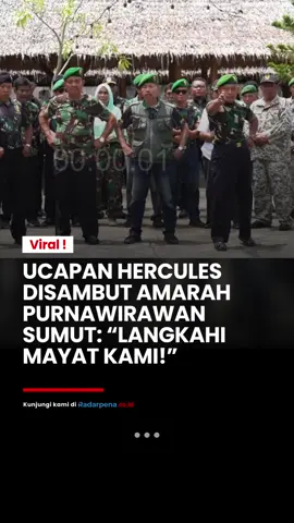 Pernyataan kontroversial Hercules tentang Purnawirawan memicu reaksi keras dari para purnawirawan TNI di Sumatera Utara. Mereka merasa ucapan tersebut menghina kehormatan pemimpin dan institusi militer secara keseluruhan. Dalam sebuah video yang viral di TikTok melalui akun @perjuangan_kita2, para veteran menyatakan kemarahan mereka.  “Langkahi dulu mayat kami, jangan kau hina-hina jenderal kami, itu junjungan kami!” tegas salah satu purnawirawan. Mereka juga menekankan bahwa semangat juang mereka tak pernah padam meski telah pensiun. “Kau harusnya bersyukur, matamu tinggal satu, tanganmu tinggal satu. Apa perlu semua habis dulu? Moncongmu kau jaga, mulutmu kau jaga,”  Para purnawirawan mempertanyakan kontribusi Hercules terhadap bangsa dan menolak keras hinaan terhadap jenderal mereka.  “Apa jasamu? Hanya seorang TBO saja. Sadar diri sebelum kamu menyesal,” katanya.  Mereka menegaskan bahwa mereka bukan “ayam sayur”, melainkan “ayam petarung” yang siap membela kehormatan hingga titik darah penghabisan. --- #Radarpena #Radarpenanews #Hercules #PurnawirawanTNI #KontroversiViral #ViralTikTok #SolidaritasTNI #BeritaSumut #UcapanKontroversial #TNIHargaMati