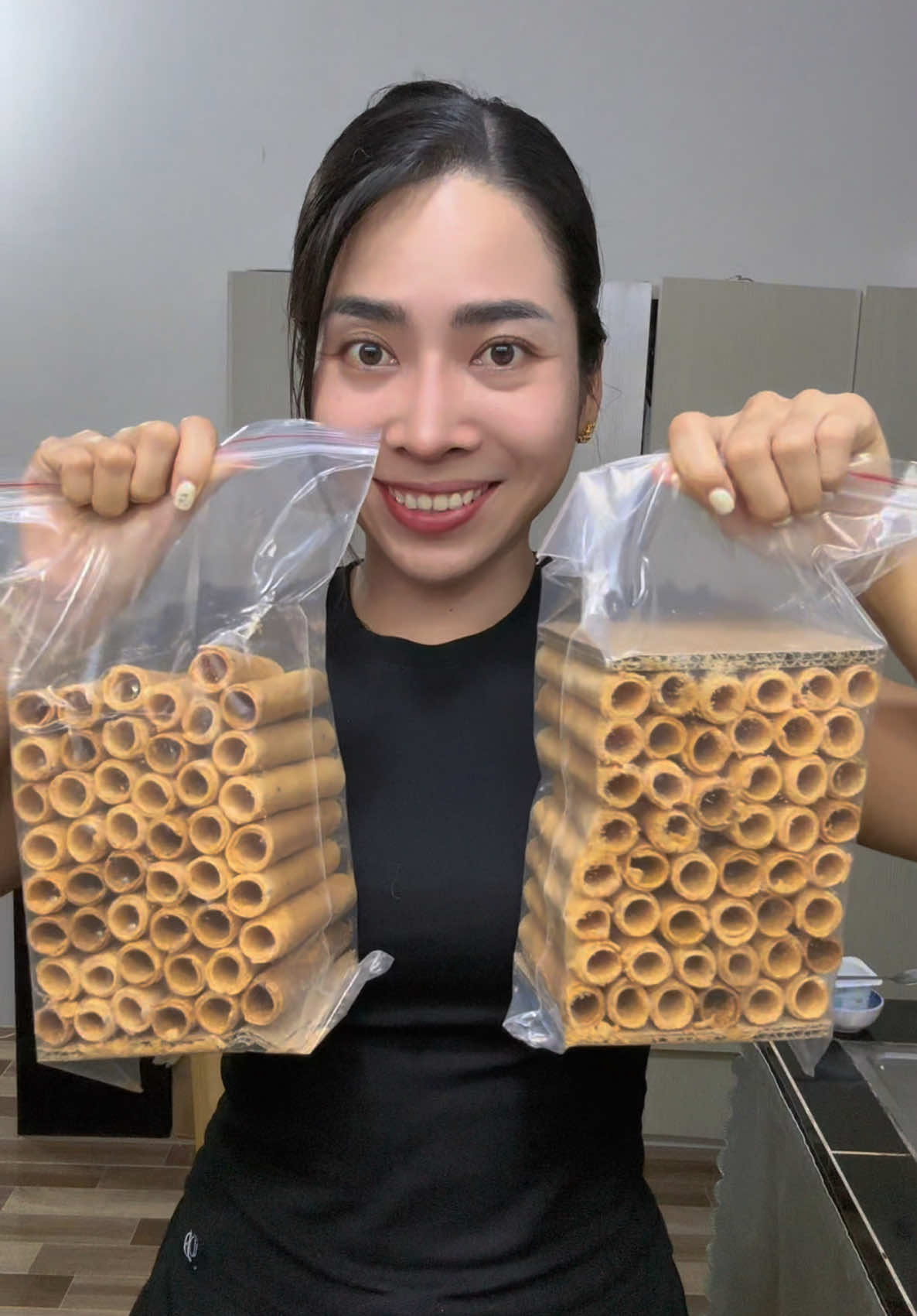 Bánh ống mè nước cốt dừa nướng thơm giòn ạ #duyenoioi #ancungtiktok #food #anvat #reviewfood #banhnuong 