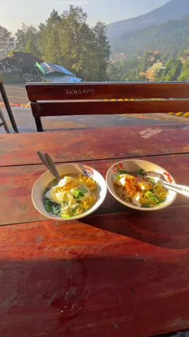 misale, sarapan with view + you #puncakpass #bogor 