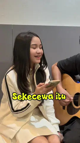 Enak banget @Loisa Ramadhani Official nyanyiin lagunya om @Angga candra Lukita sekecewa itu ❤️‍🔥🥰 . . . #fypシ゚viral #loisa #loisaramadhani #prass #laguviral #sekecewaitu #anggacandra #fyppppppppppppppppppppppp #fypdong #berandafyp #viraltiktok #cantik #gemes #pintar 