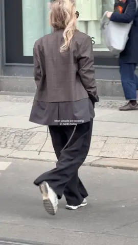 We love Berlin street style <3 #whatpeoplearewearing #StreetStyle #berlinstyle #berlinfashion 