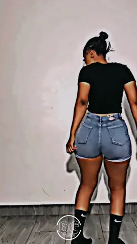 ✨>> #fypシ゚ #foryoupage #foryou #edits #blackemojiedits #dance #trendingvideo #viraal #vibes #mood #shadowdance #whine #kenyantiktok 