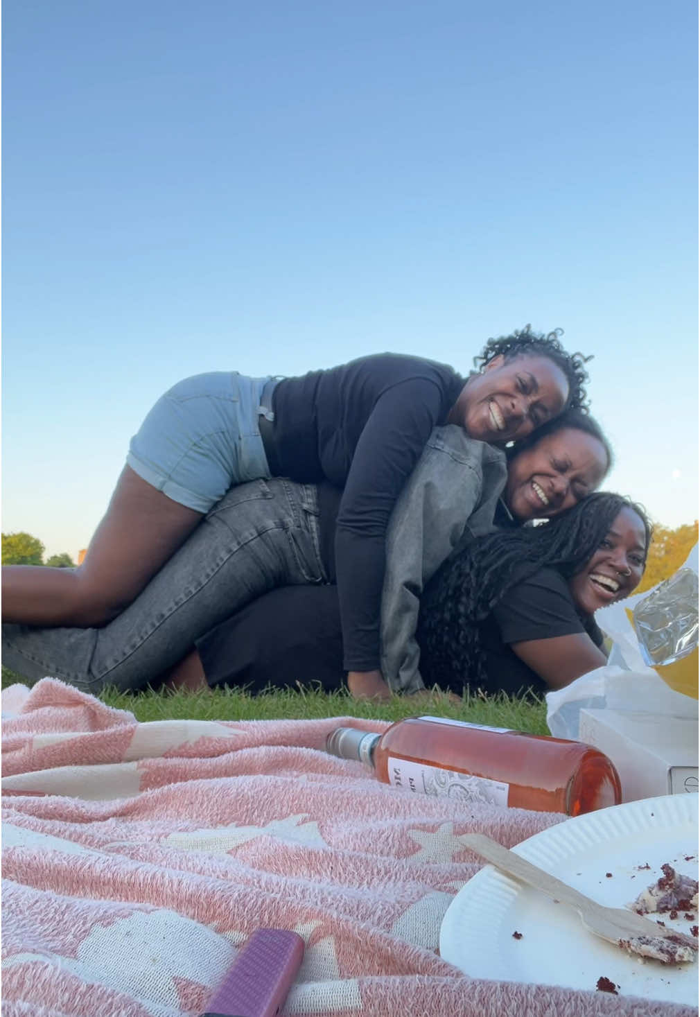 When in Victoria Park… #dance #challenge #ifindithard #fyp #park #birthday #goodvibes #plank #foryoupage❤️❤️ 