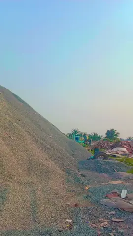 পড়ালেখার বয়সে প্রেম পিরিত করিস না ভাই দুনিয়াটা টাকার গরমে চলে তোর আবেগের ভালোবাসা নয় বাপে করে ধান চাষ বসে বসে খাস নিজের বাপের সম্পদ নষ্ট করে অন্যের বেটির পাক পাঞ্জাস আরে ব্যাটা 