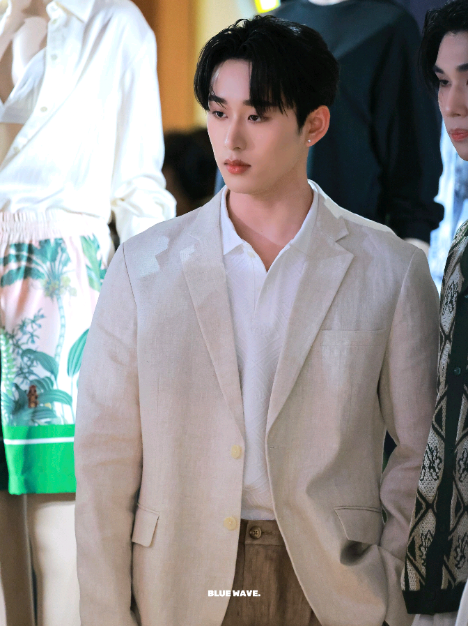 The cutest Taurus, our Est Supha 🙂‍↕️💙  Cr: sannmyday #est_rvp #estsupha  #fouryou #fyp 