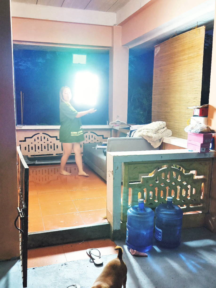 lakas ng ilaw magandang quality ito #solar #solarlights #solarstreetlight 