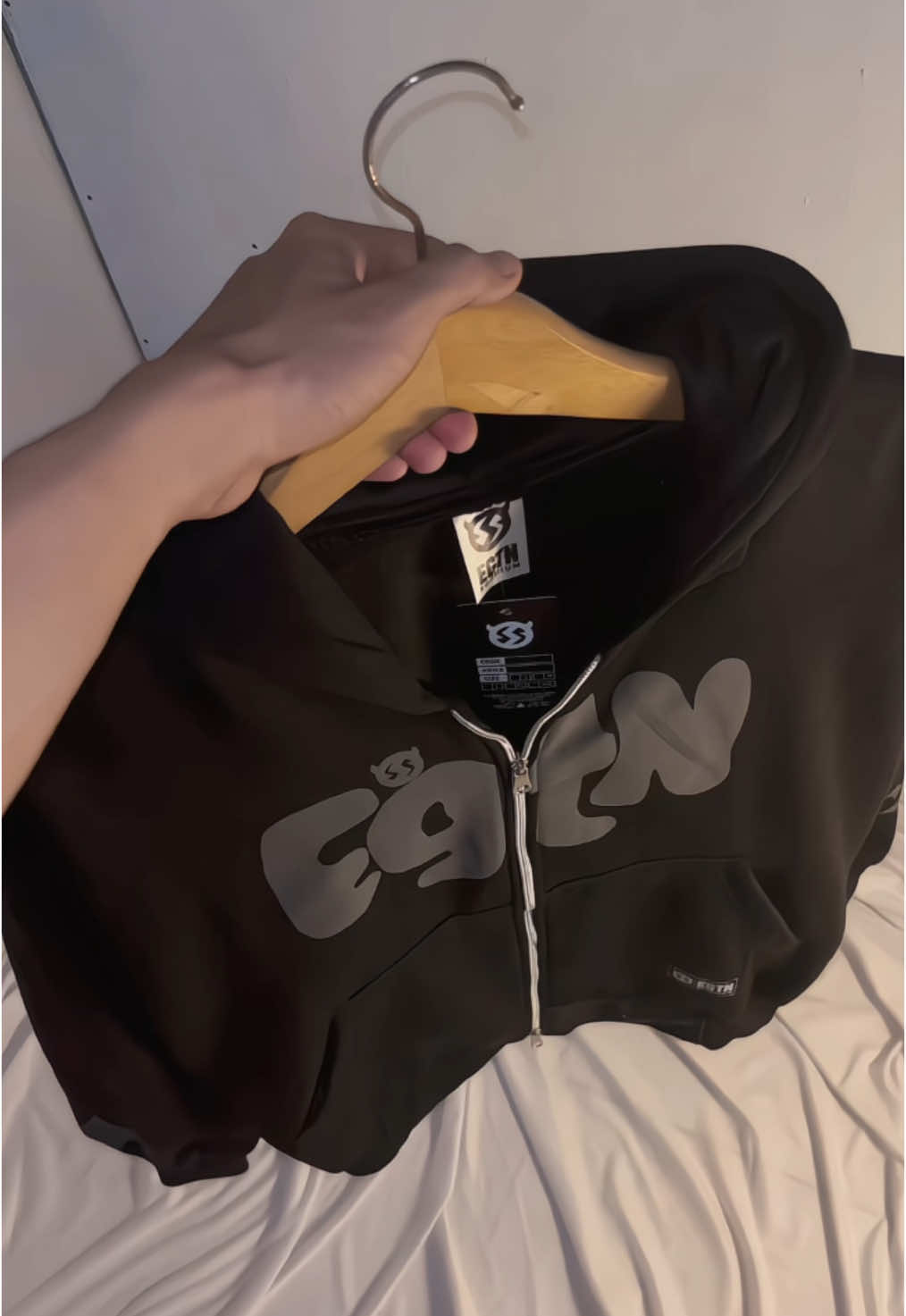 EGTN black double zip 90ribu aja 🫵🏻😋 #rekomendasi #fyp #hoodie #hoodieboxy #hoodiezipper #egtn #AbdiSaputraSTORE 