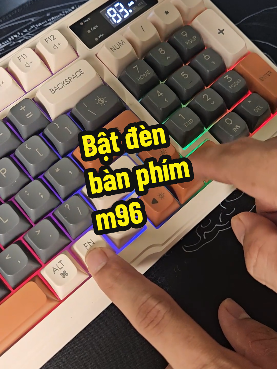 Bật đèn led bàn phím không dây M96  #dephuongthu #banphimkhongday #banphimbluetooth #m96 