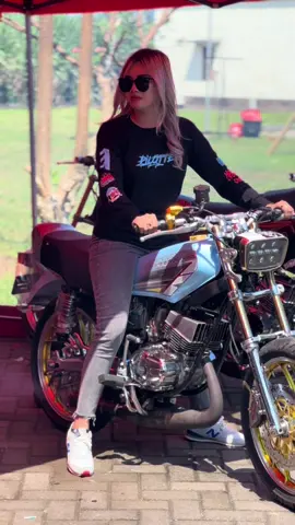 Tshirt @PILOTTER CO @Febry_chicken @adit plencu 